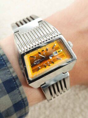 Seiko Alba AKA V782-5A90 Funky Futuristic Yellow Dial JDM Vintage Watch 36mm